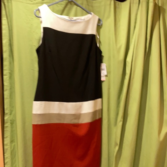 Dress - Picture 1 of 7